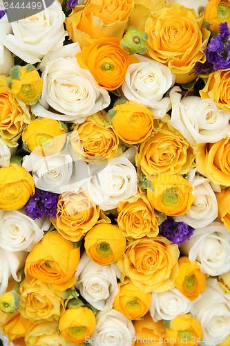 Image of yellow and white bridal flowers