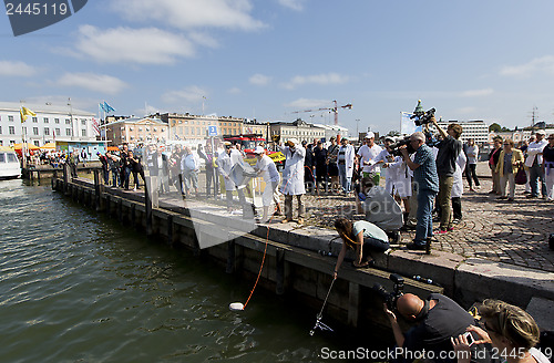 Image of Finnish Unscientific Society throwing Cold Stone