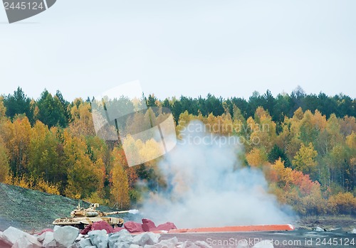 Image of Shooting tank T-90S