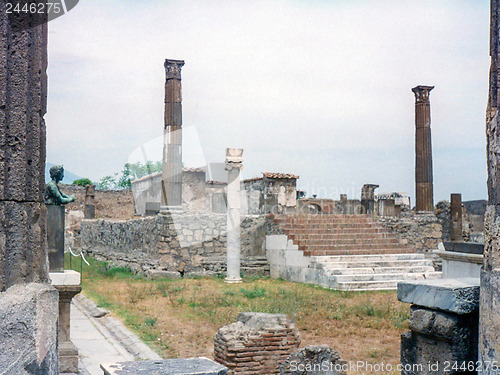 Image of Pompeii ruins, Italy