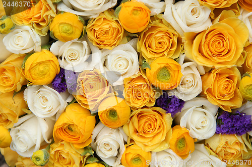 Image of yellow and white bridal flowers