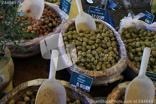 Image of Olives at a french market