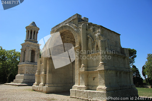 Image of The triumphal arch of Glanum