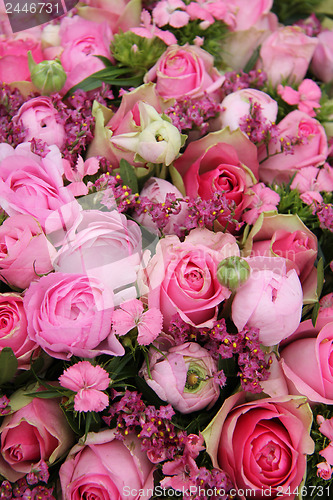 Image of Mixed pink flower arrangement