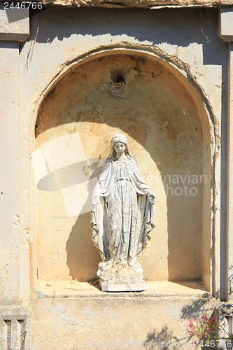 Image of Statue at a cemetery