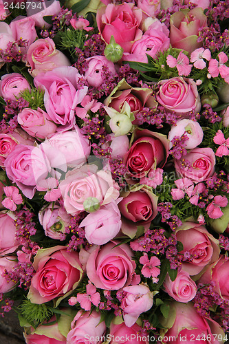 Image of Mixed pink flower arrangement