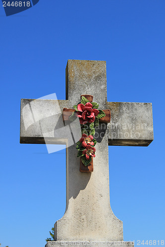 Image of Crucifix with ceramic flowers