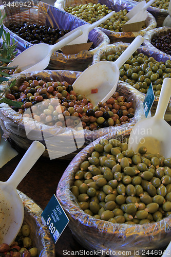 Image of Olives at a french market