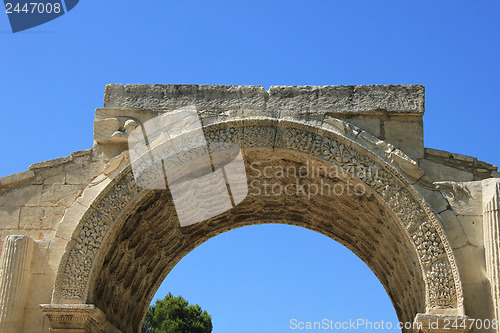 Image of The triumphal arch of Glanum