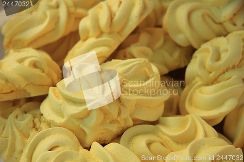 Image of Yellow lemon meringue