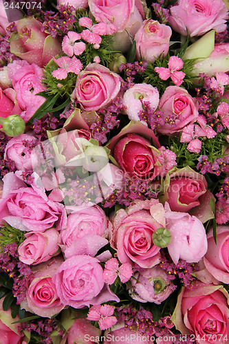 Image of Mixed pink flower arrangement