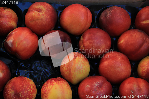 Image of Nectarines at a market