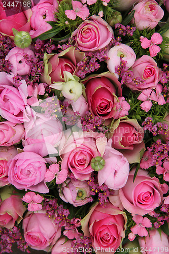 Image of Mixed pink flower arrangement