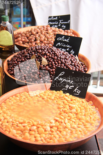 Image of Olives at a french market