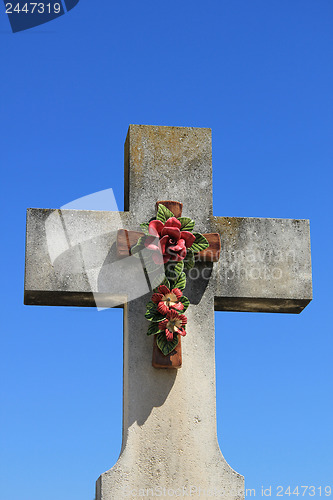 Image of Crucifix with ceramic flowers