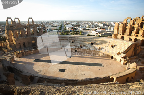 Image of Amphitheatre with El Djem city skyline