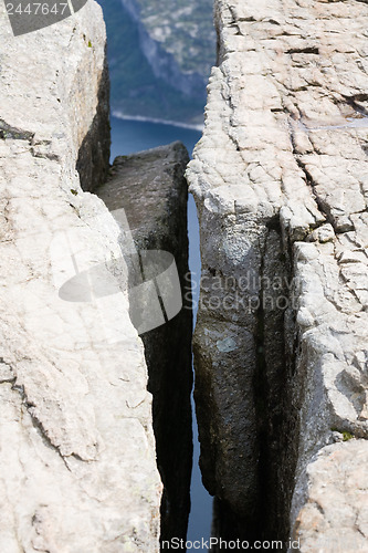 Image of cracked rock