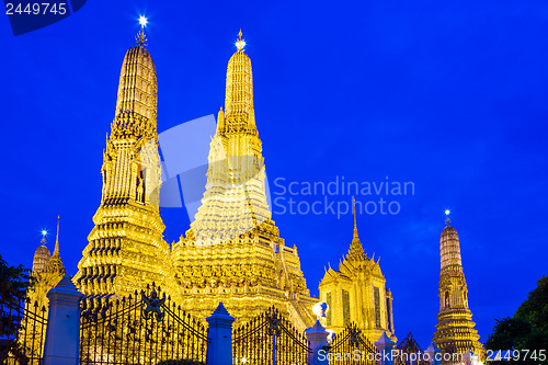 Image of Wat Arun in Bangkok at night