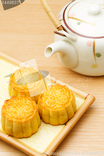 Image of Mooncake and tea