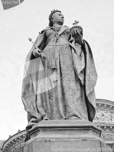 Image of Queen Victoria statue