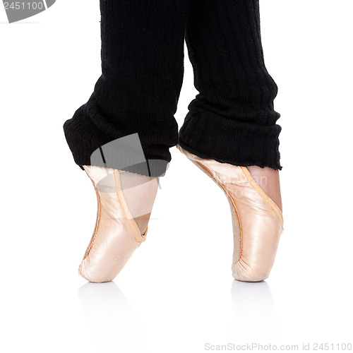 Image of Ballet dancer posing en pointe