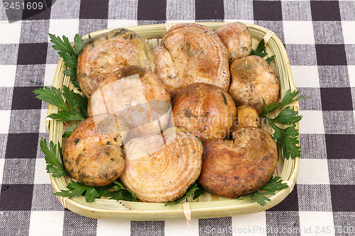 Image of mushrooms, rovellons