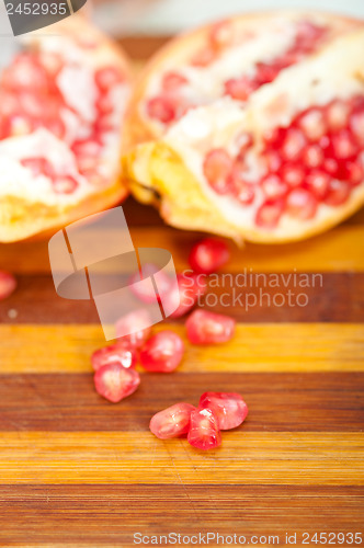 Image of pomegranate fruit 