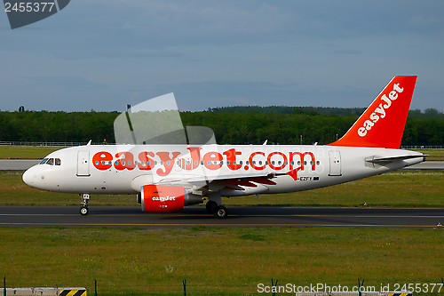 Image of Plane taxiing