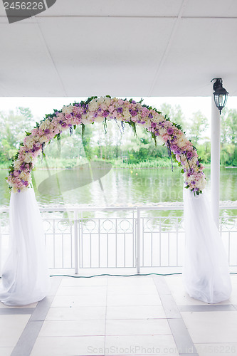 Image of wedding arch