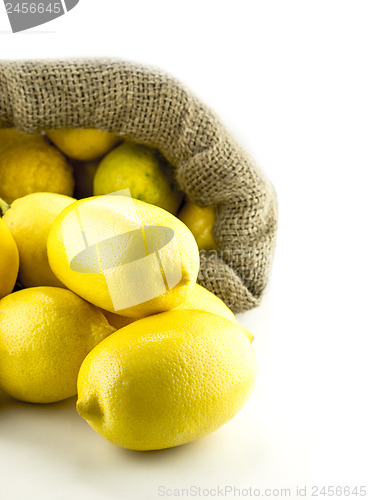 Image of yellow ripe lemon 