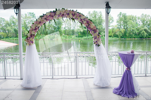 Image of wedding arch