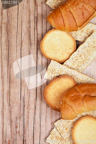 Image of crackers  and fresh croissants 