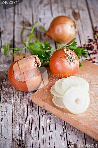 Image of fresh onions and parsley 