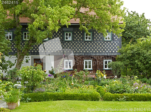 Image of idyllic house