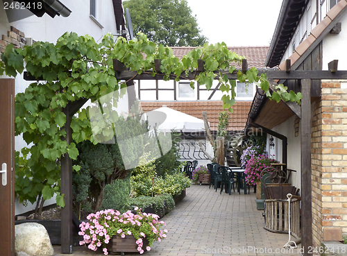 Image of patio around Dresden