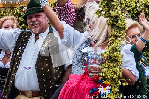 Image of Parade of the hosts of the Wiesn