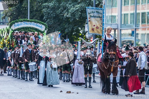 Image of Parade of the hosts of the Wiesn