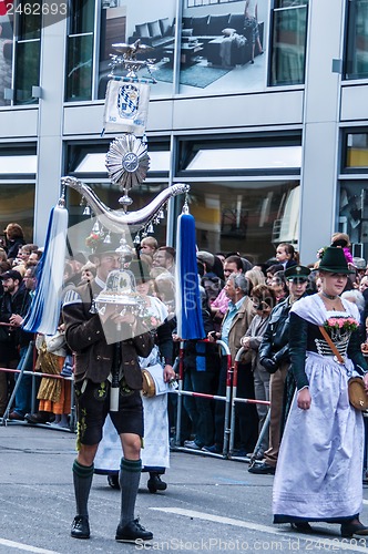 Image of Parade of the hosts of the Wiesn