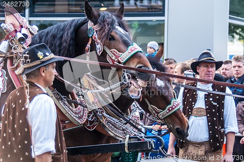 Image of Parade of the hosts of the Wiesn