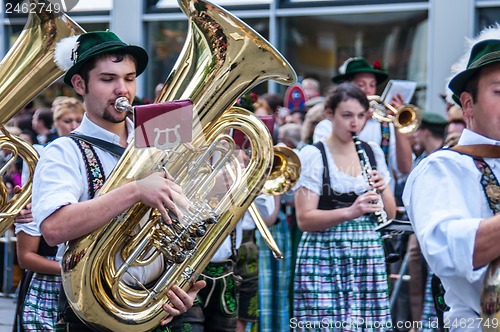 Image of Parade of the hosts of the Wiesn