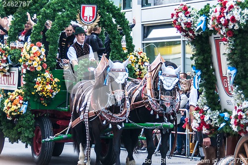 Image of Parade of the hosts of the Wiesn