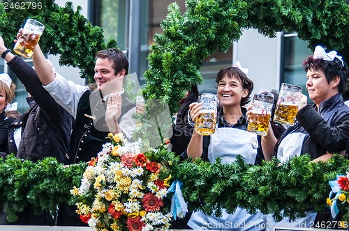 Image of Parade of the hosts of the Wiesn