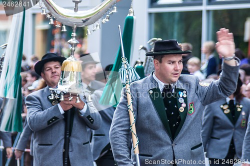 Image of Parade of the hosts of the Wiesn