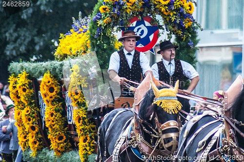 Image of Parade of the hosts of the Wiesn