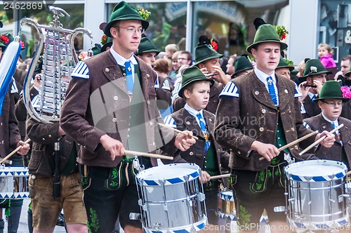 Image of Parade of the hosts of the Wiesn