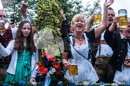 Image of Parade of the hosts of the Wiesn