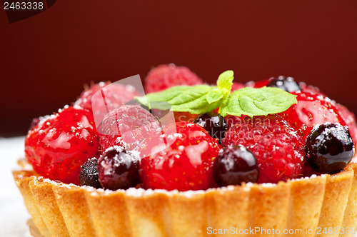 Image of Cake with fresh berries