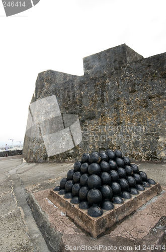 Image of canonballs at el morro