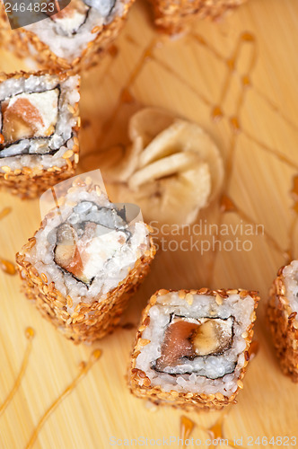 Image of sesame sushi rolls