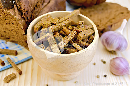 Image of Rye homemade bread with croutons in a bowl